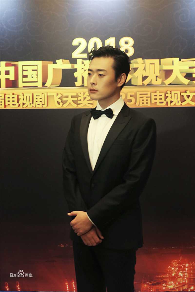 张桐“飞天奖”获奖生活照