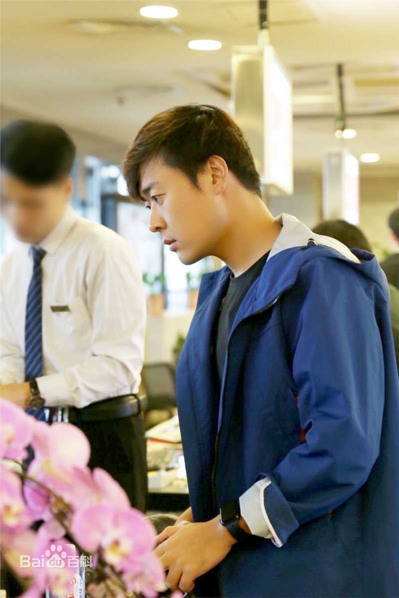 张桐机场街拍图册