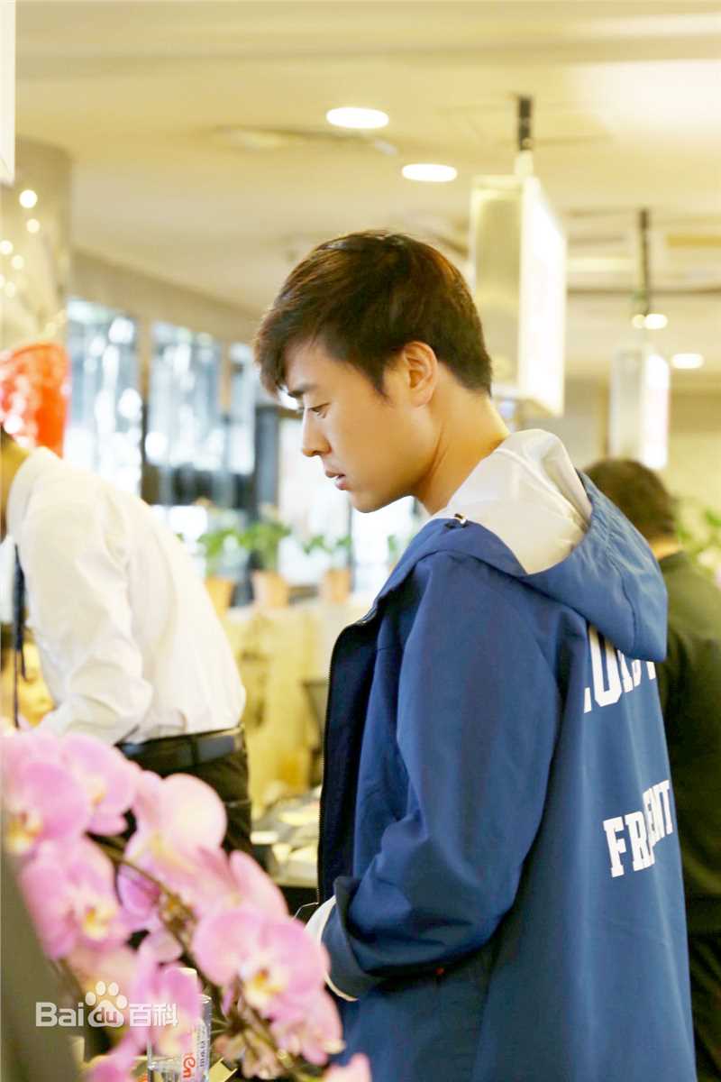 张桐机场街拍图册