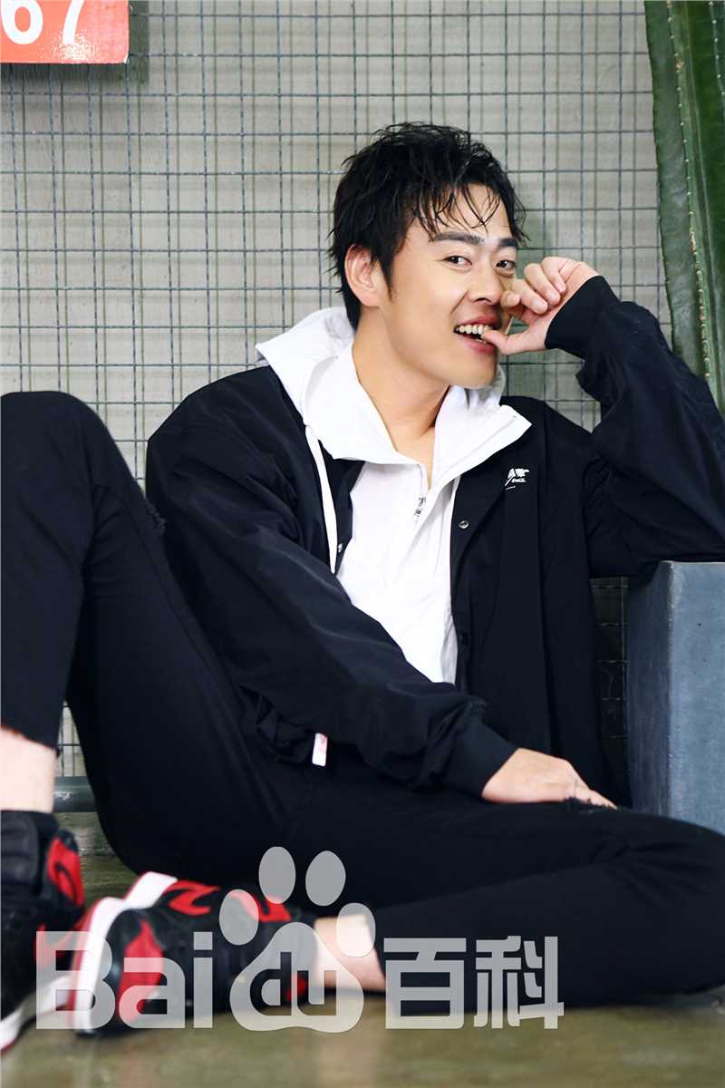 张桐休闲街拍图册