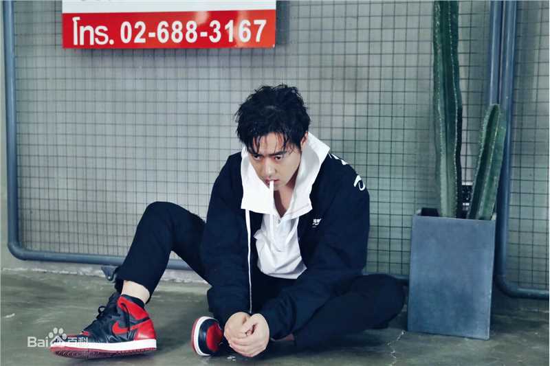 张桐休闲街拍图册