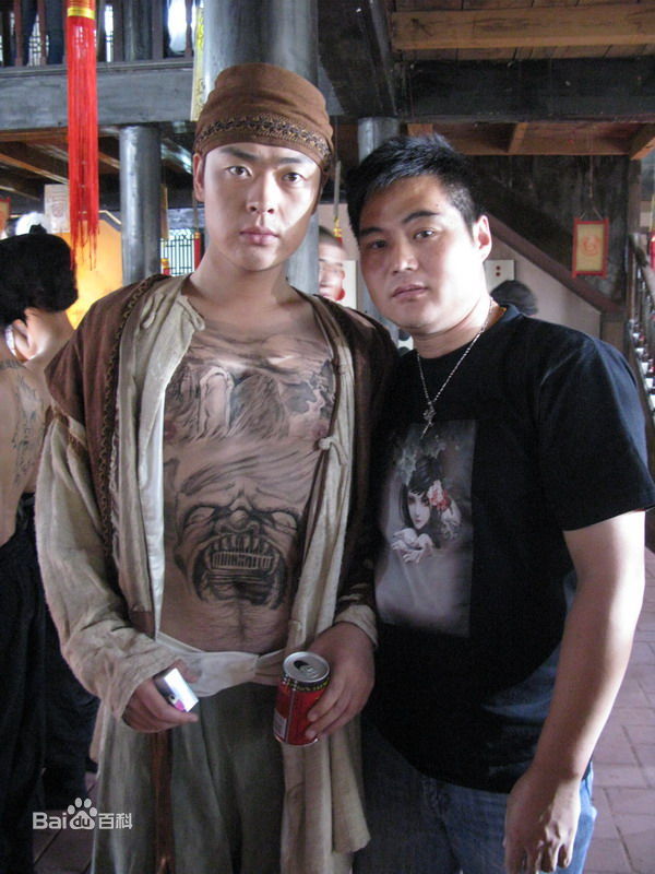高清张桐在2009年电影《皇家刺青》中的图册