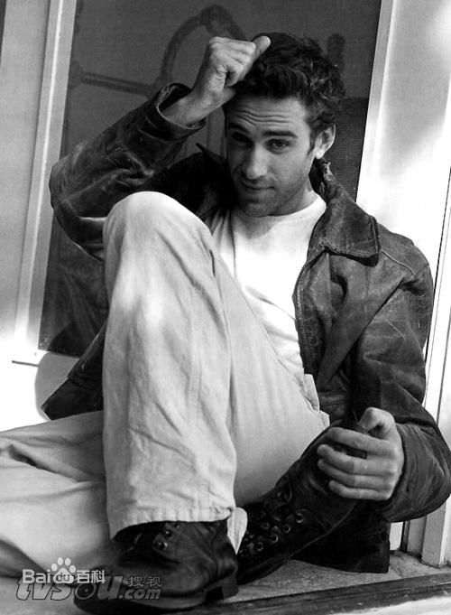 最新约瑟夫·费因斯(Joseph Fiennes)性感图片