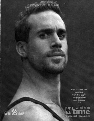 最新约瑟夫·费因斯(Joseph Fiennes)性感图片