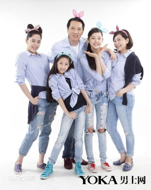 欧阳娜娜(Nana Ou-yang)和家人图册