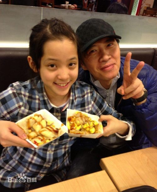 欧阳娜娜(Nana Ou-yang)和家人图册