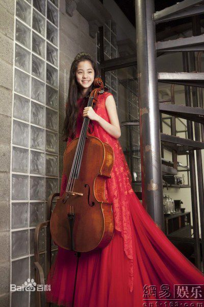 欧阳娜娜(Nana Ou-yang)与大提琴壁纸壁纸