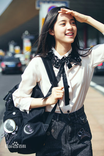 欧阳娜娜(Nana Ou-yang)出发纽约时装周机场秀素颜照相册