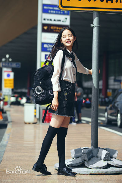 欧阳娜娜(Nana Ou-yang)出发纽约时装周机场秀素颜照相册