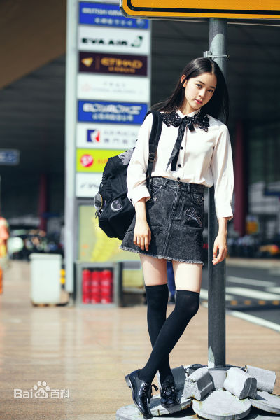 欧阳娜娜(Nana Ou-yang)出发纽约时装周机场秀素颜照相册