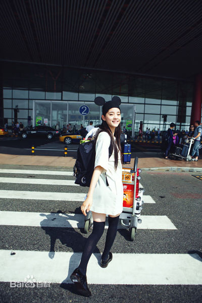 欧阳娜娜(Nana Ou-yang)出发纽约时装周机场秀素颜照相册