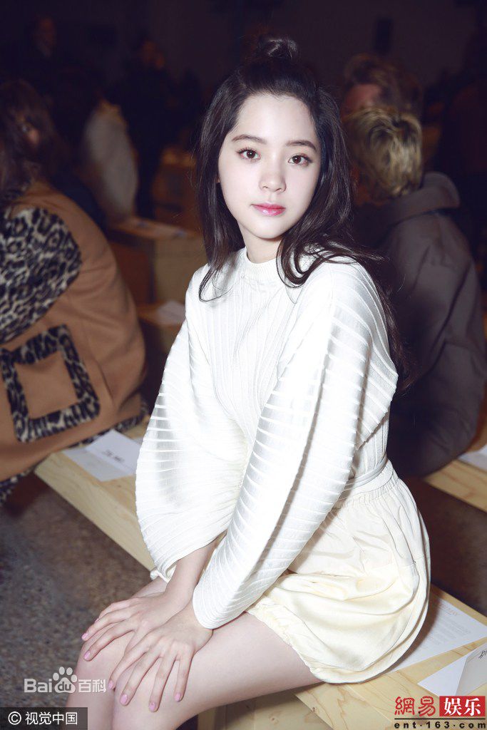 欧阳娜娜(Nana Ou-yang)米兰时装周图册