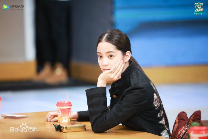 欧阳娜娜(Nana Ou-yang)拜托了衣橱壁纸壁纸
