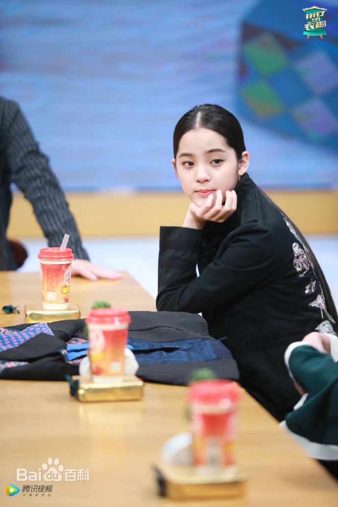 欧阳娜娜(Nana Ou-yang)拜托了衣橱壁纸壁纸