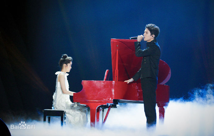 欧阳娜娜(Nana Ou-yang)第十七届音乐风云榜前后照片