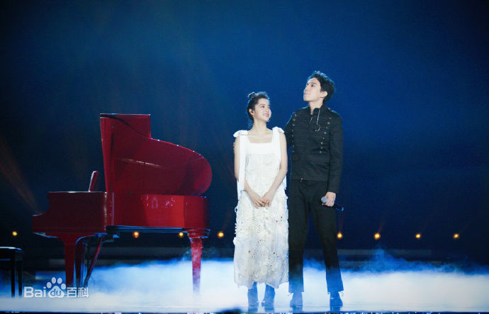 欧阳娜娜(Nana Ou-yang)第十七届音乐风云榜前后照片