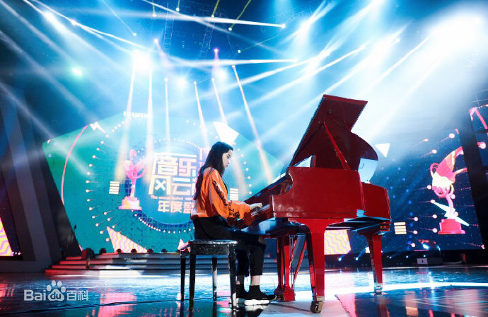 欧阳娜娜(Nana Ou-yang)第十七届音乐风云榜前后照片