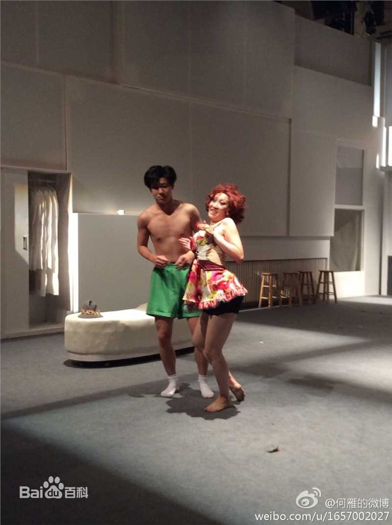 高清王煜在上戏实习大戏《风流的议员》中的图集