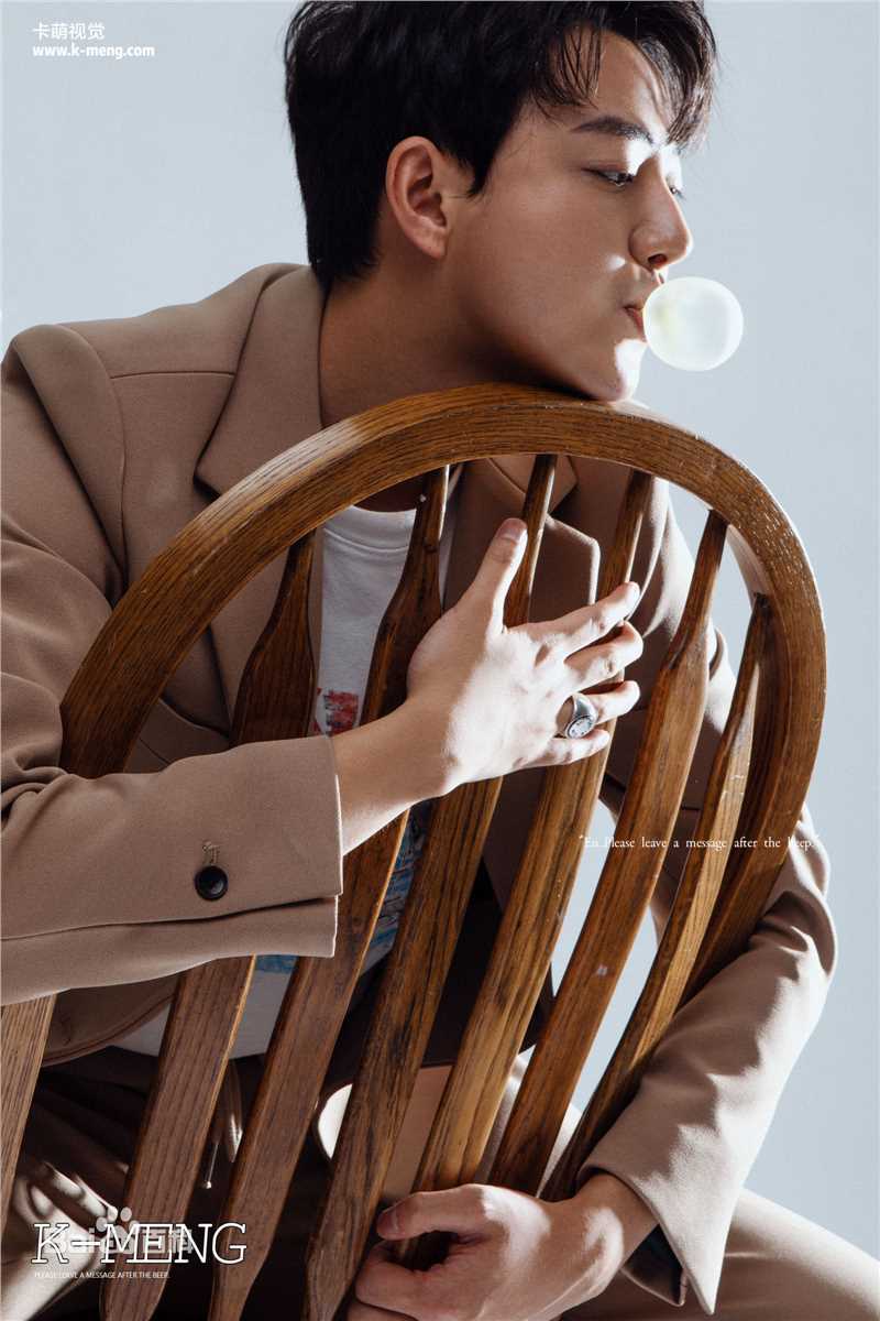 曾一竣最新个人壁纸