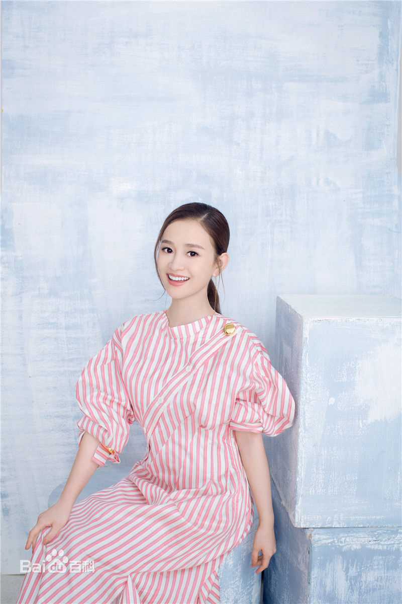 陈昱霖(Ruby)最新壁纸