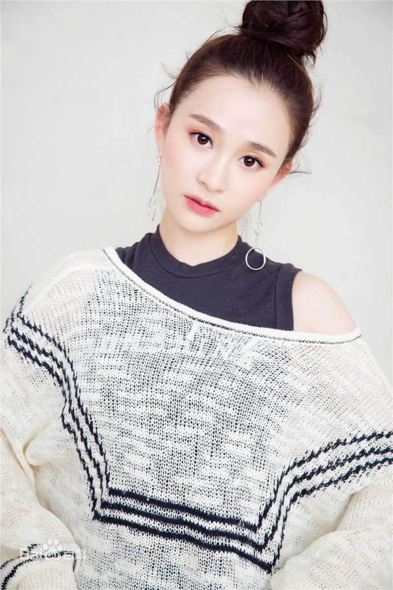 陈昱霖(Ruby)最新图集