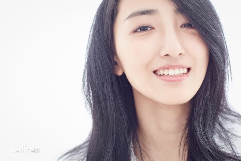 曲凌子最新壁纸