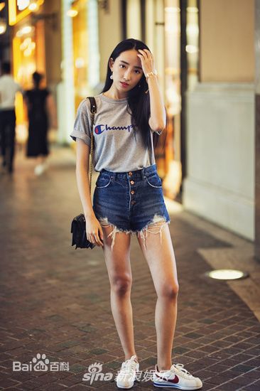 曲凌子高清最新图集图集