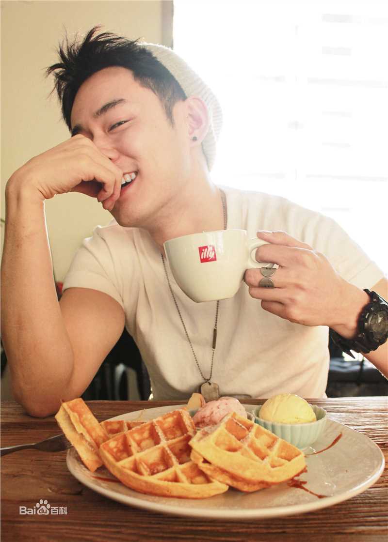 宣言(Yann)生活照生活照相册