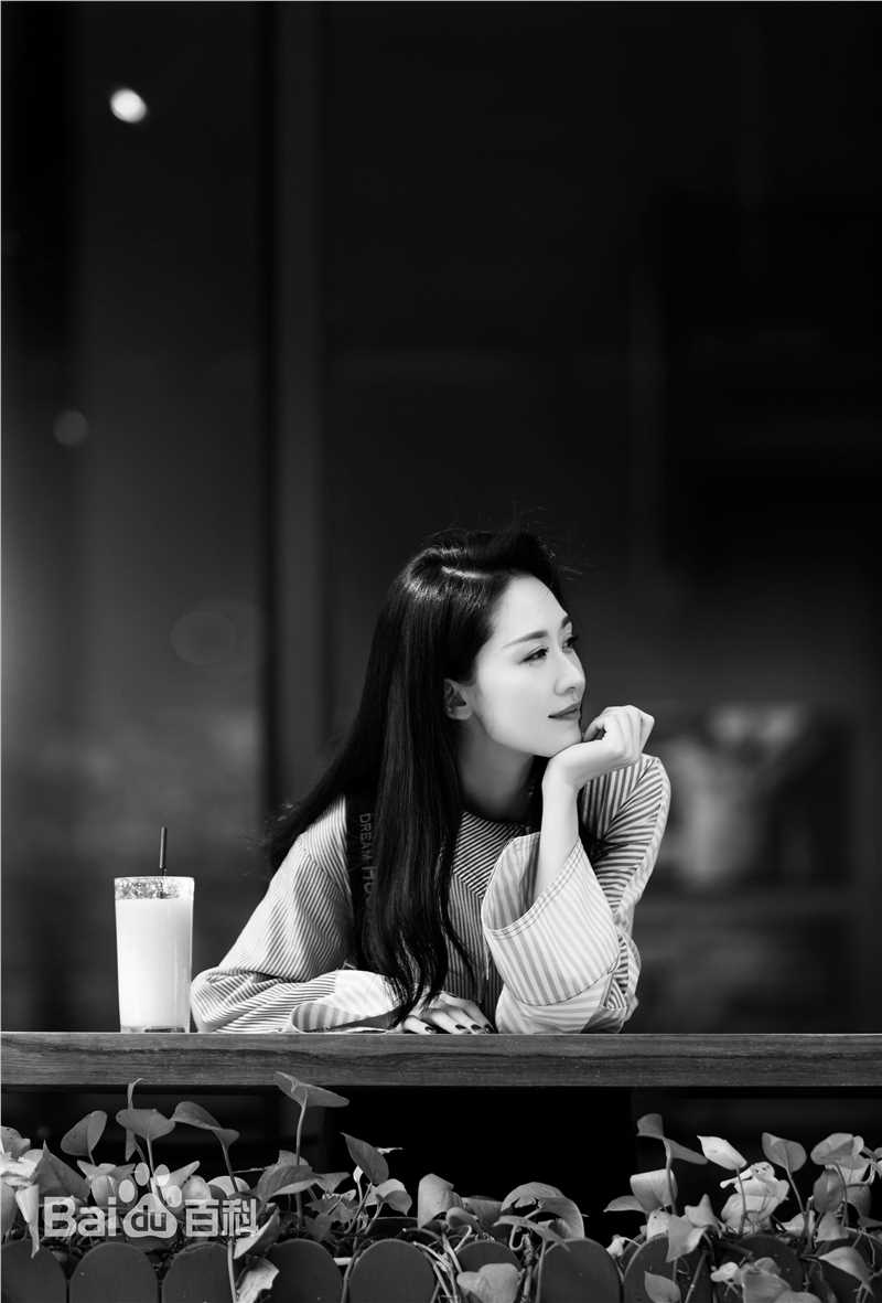 张雯个性随拍图片图集