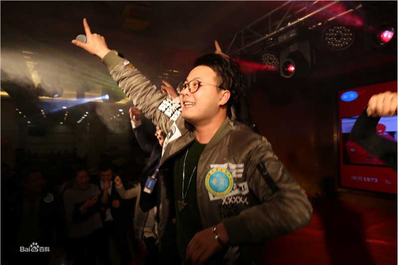 刘彪(无)现场演出照片壁纸壁纸