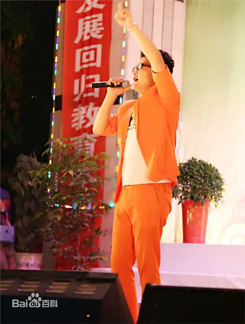 刘彪(无)现场演出照片壁纸壁纸