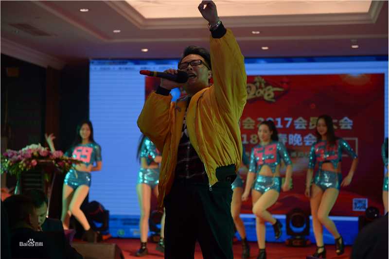 刘彪(无)现场演出照片壁纸壁纸