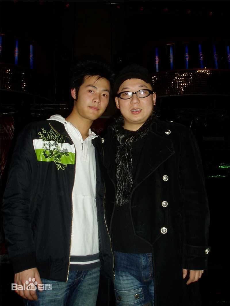 刘彪(无)与圈内好友性感图片图集