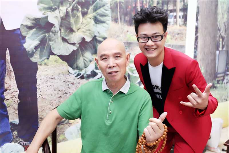 刘彪(无)与圈内好友性感图片图集