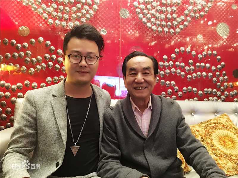 刘彪(无)与圈内好友性感图片图集