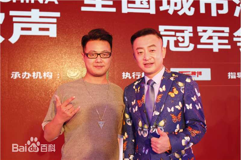 刘彪(无)与圈内好友性感图片图集