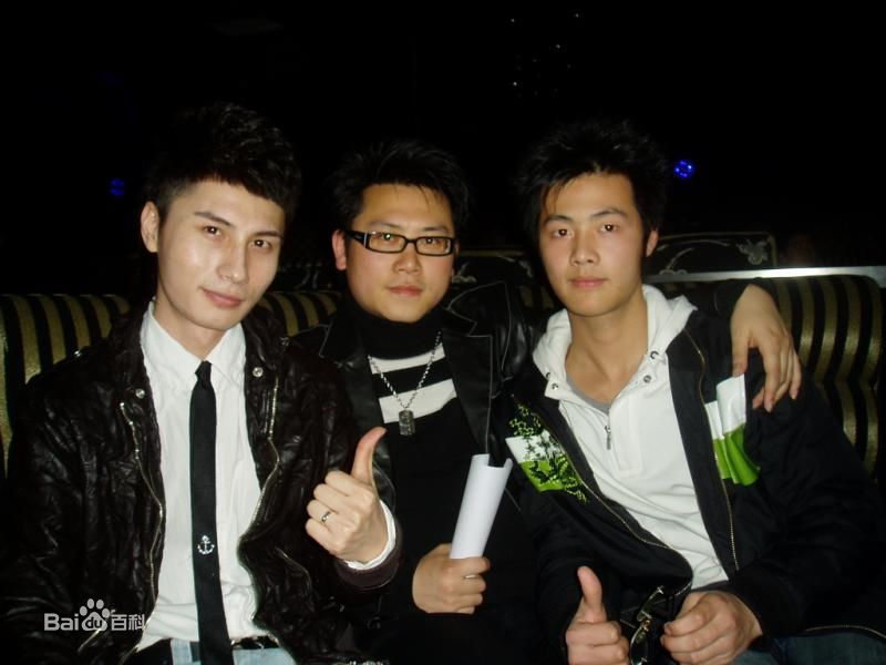 刘彪(无)与圈内好友性感图片图集