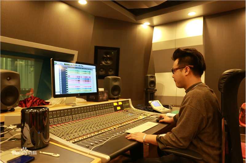 刘彪(无)音乐创作及制作状态前后照片