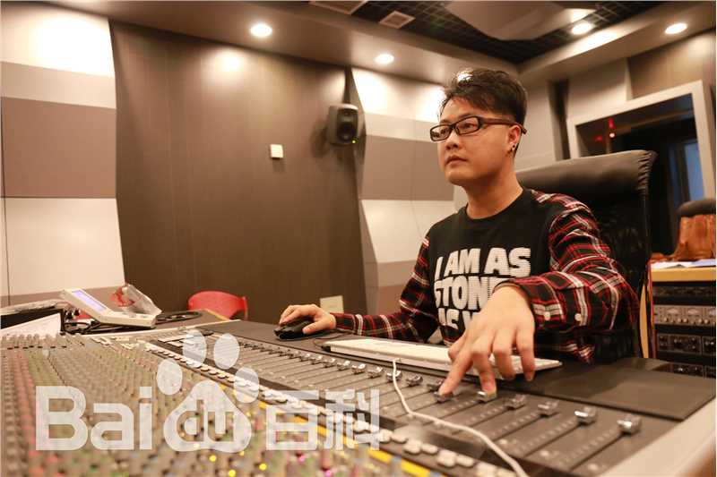刘彪(无)音乐创作及制作状态前后照片