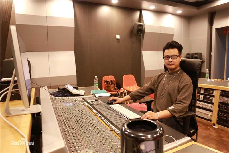 刘彪(无)音乐创作及制作状态前后照片