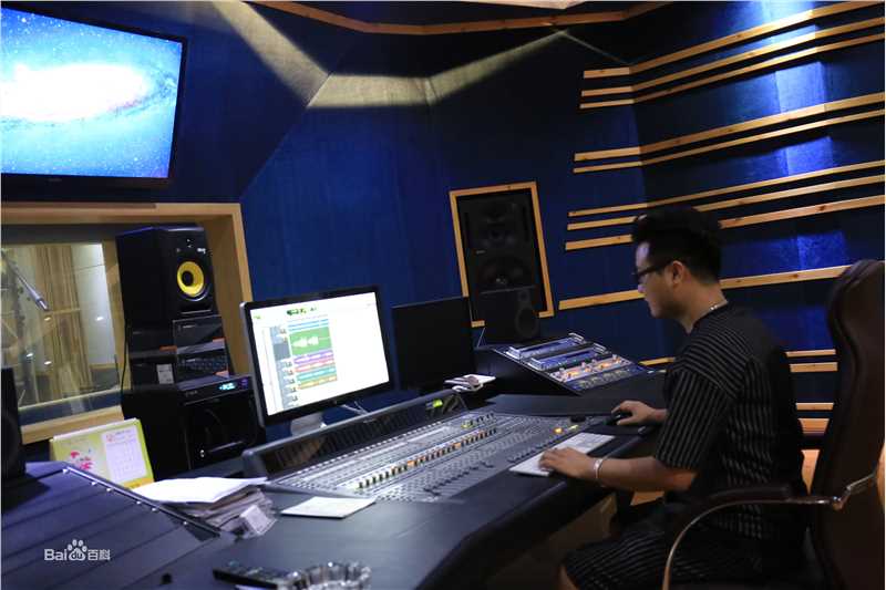 刘彪(无)音乐创作及制作状态前后照片