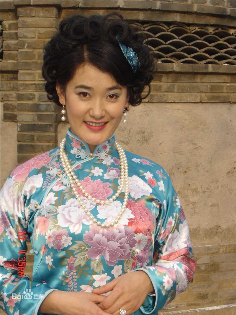 诺明骅日演员素颜照壁纸