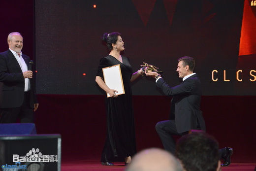 诺明骅日演员素颜照壁纸