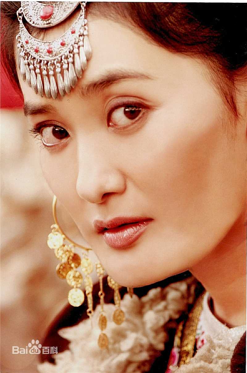 最新诺明骅日性感图片