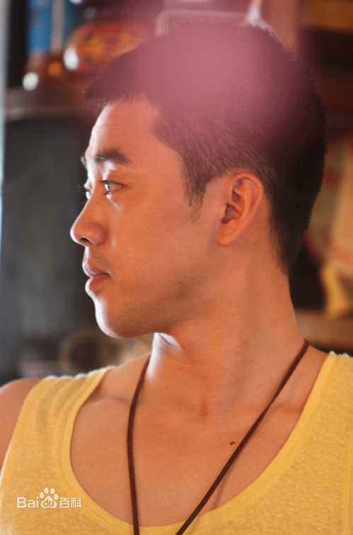 曹帅生活照性感图片壁纸