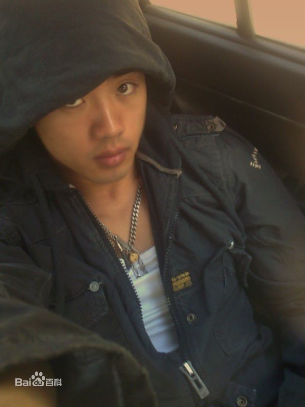 曹帅生活照性感图片壁纸