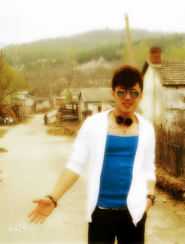 曹帅生活照性感图片壁纸