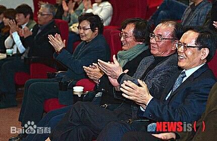 李东三照片生活照