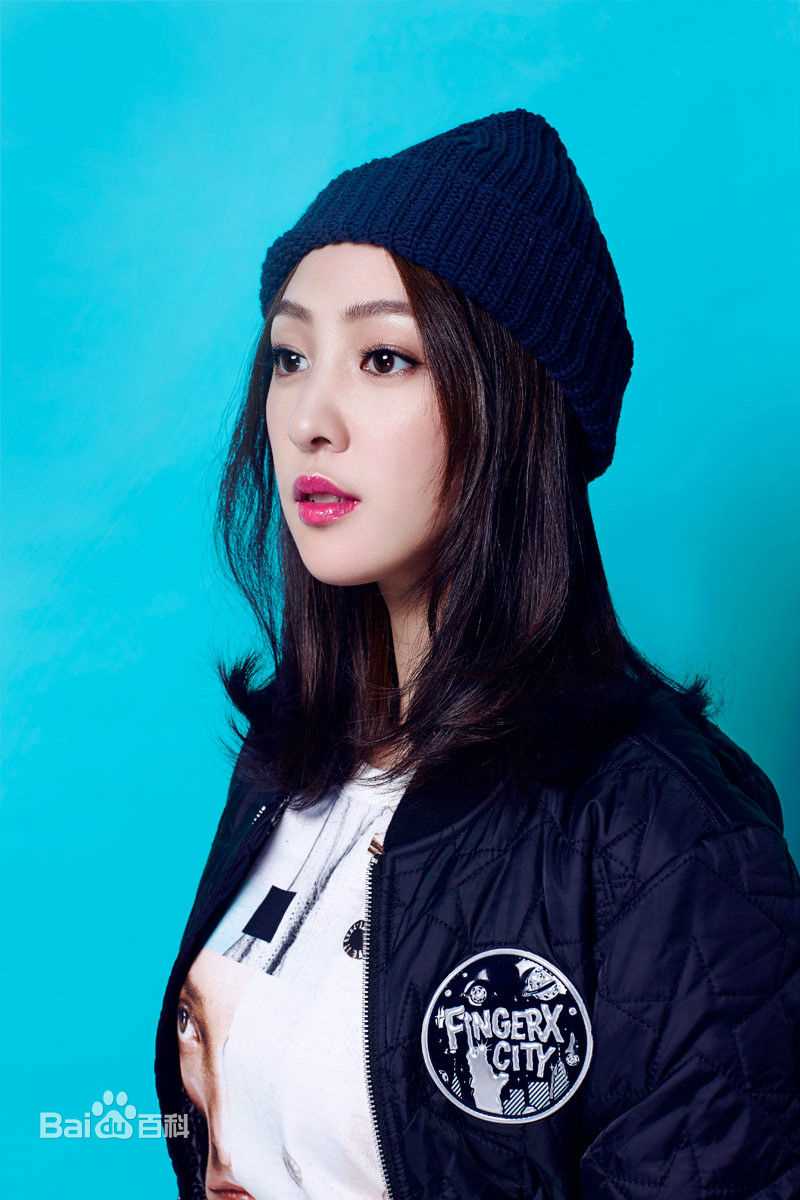 袁晓旭最全最新时尚    灿烂笑容温暖寒冬壁纸