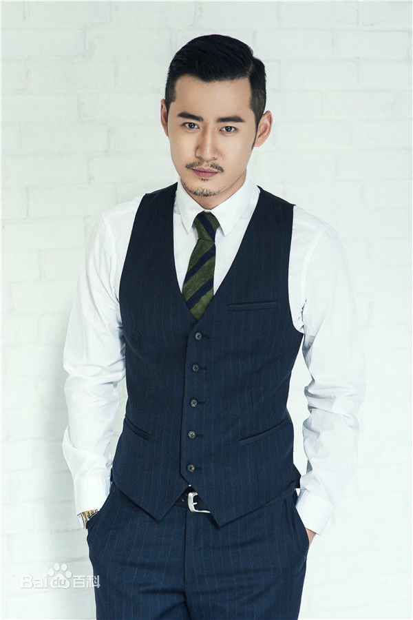 魏巍西装绅士